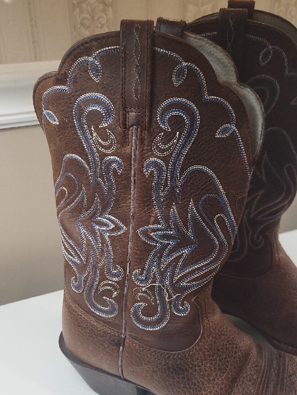 ARIAT Brown Leather Western Cowboy Boots with Embroidered Shaft, SIZE 8.5 - Picture 3 of 13
